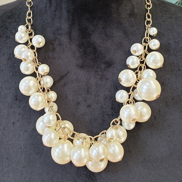 Unbranded Jewelry - Womens Chunky White Faux Pearl Cluster Bib Necklace Jewelry with Lobster Clasp